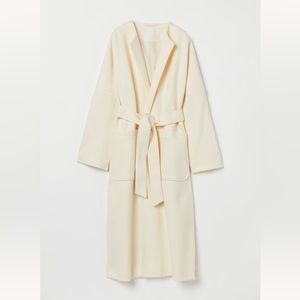 H&M Light Beige Coat Belted
Oversized Runs Big Bloggers Favorite XL